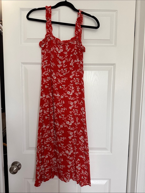 Lulus Dresses & Skirts - Lulu's Red Floral Midi Dress